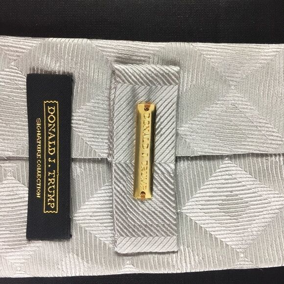 Donald Trump Mens Silk Necktie Silver Diamond - Picture 7 of 8